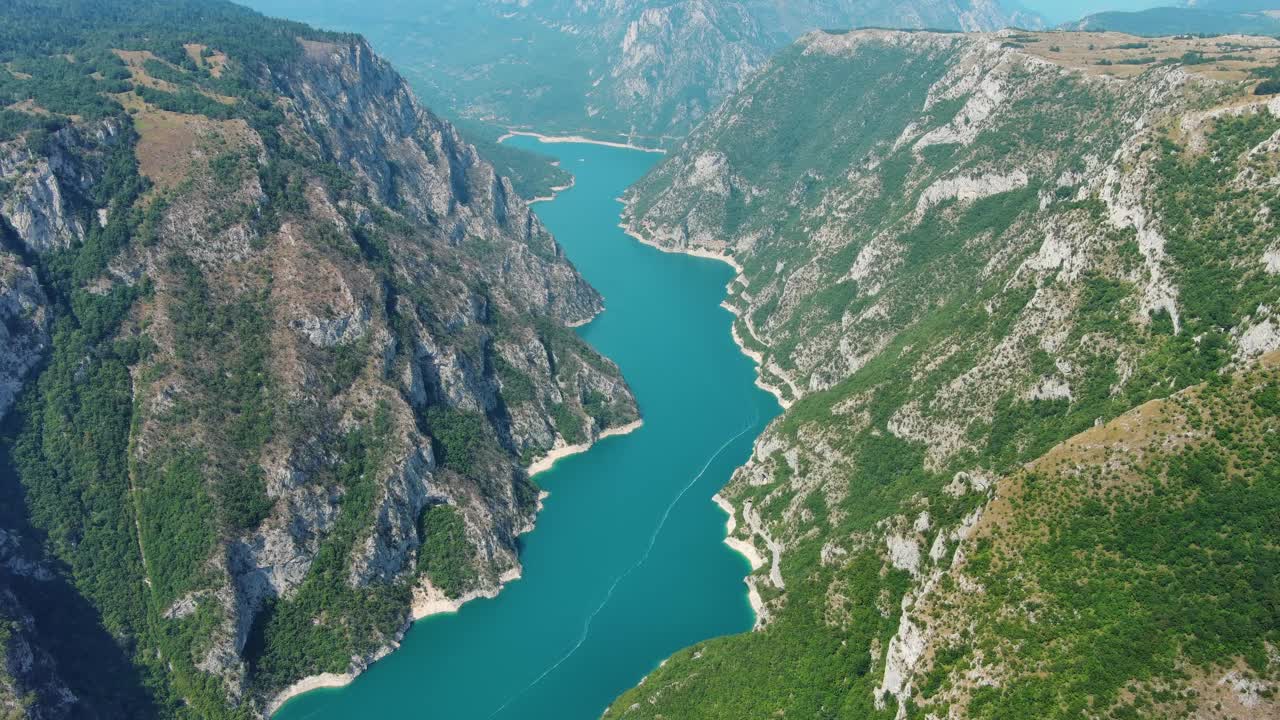 皮瓦河峡谷空中黑山视频下载