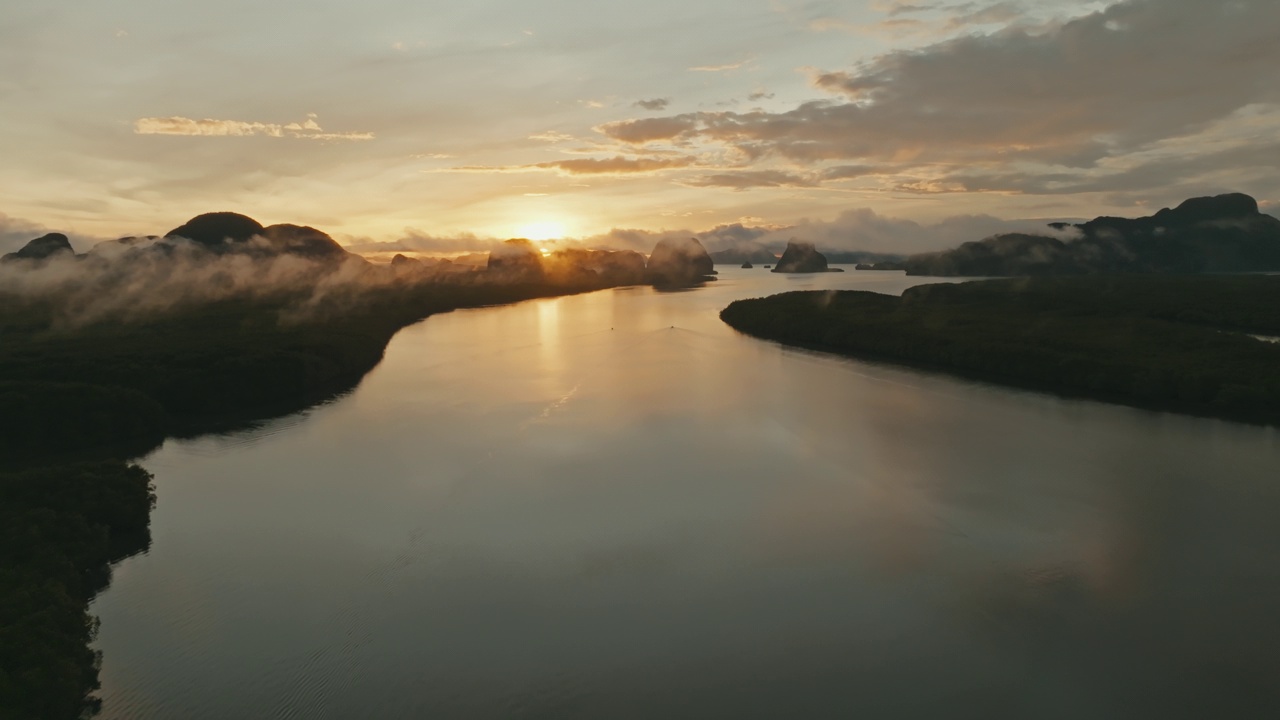 泰国攀牙，从空中俯瞰日出后的景象视频下载