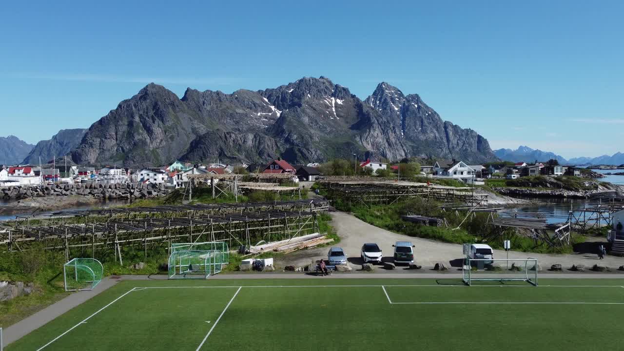 挪威罗弗敦群岛渔村鸟瞰图视频下载
