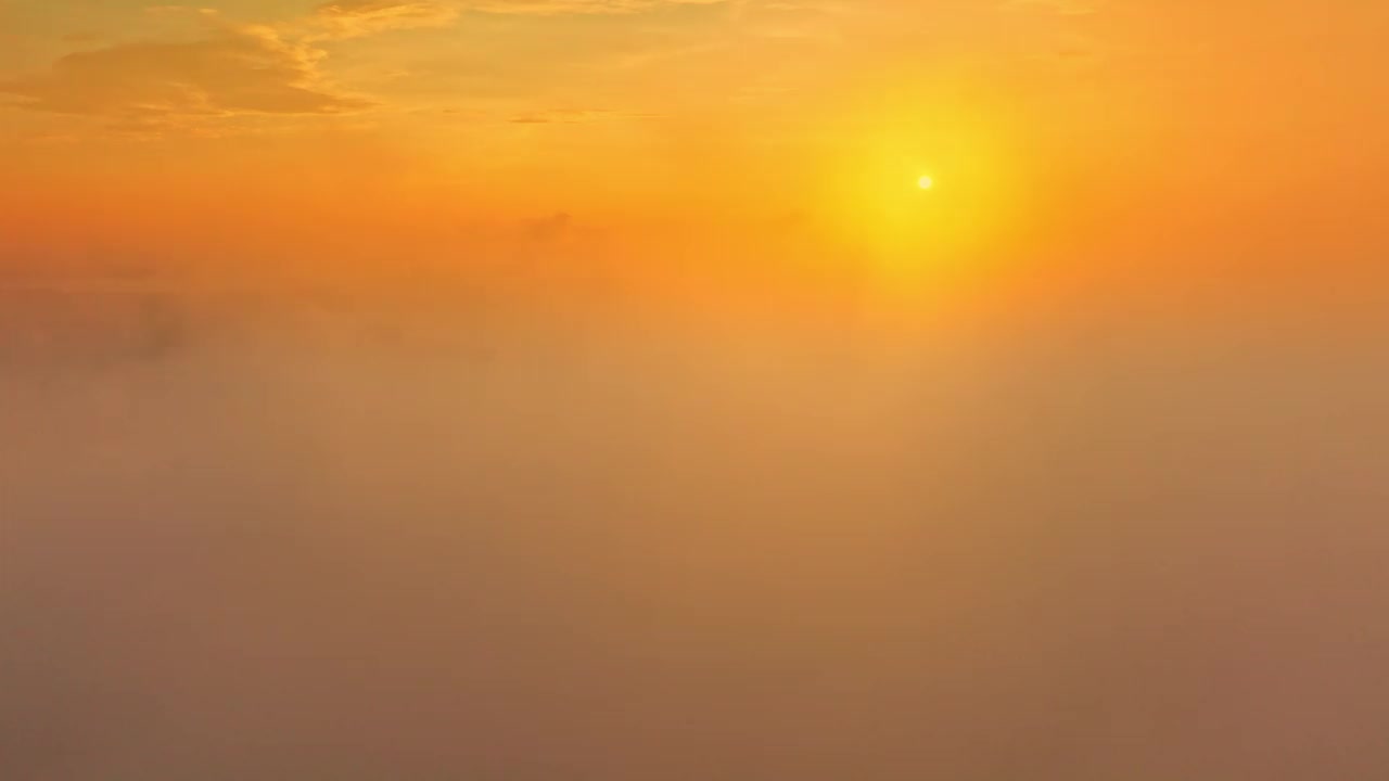 普吉岛大佛日落时令人惊叹的甜蜜天空。雕像的美丽视频下载