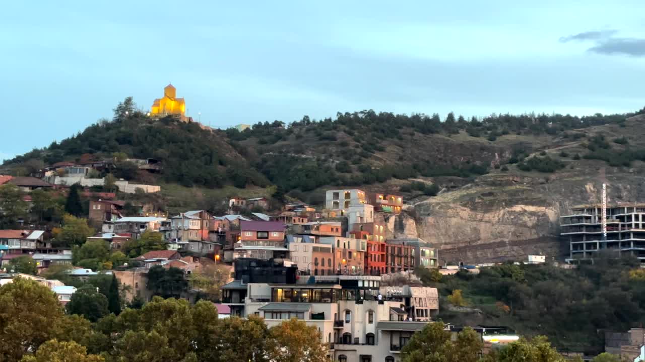 格鲁吉亚第比利斯城堡垒的日落视频下载
