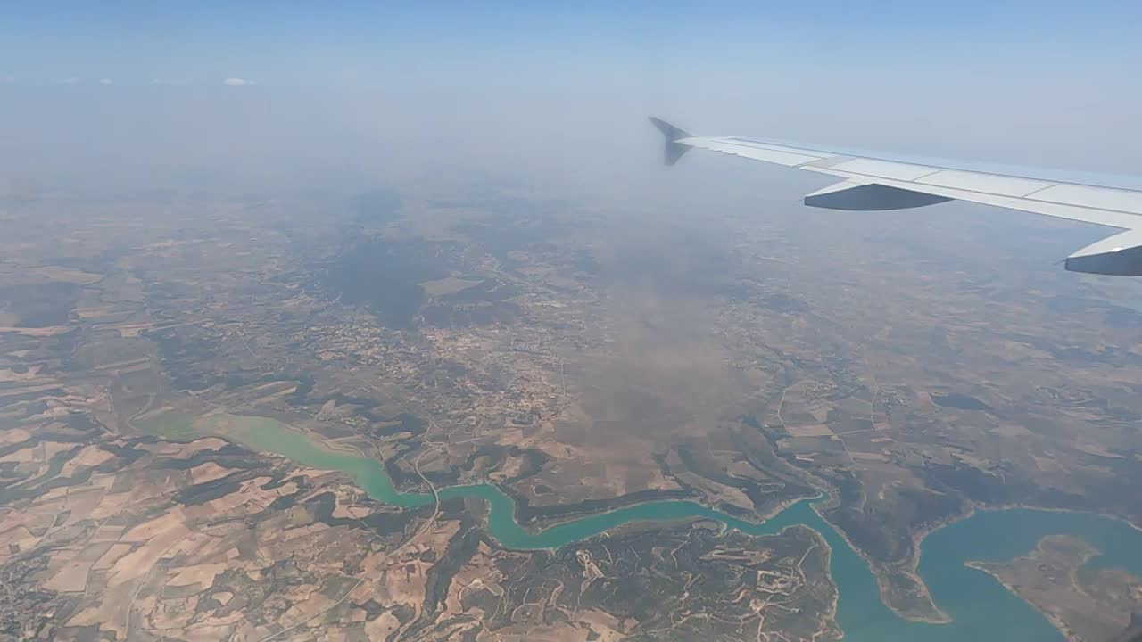 从客机上俯瞰伊比利亚半岛视频下载