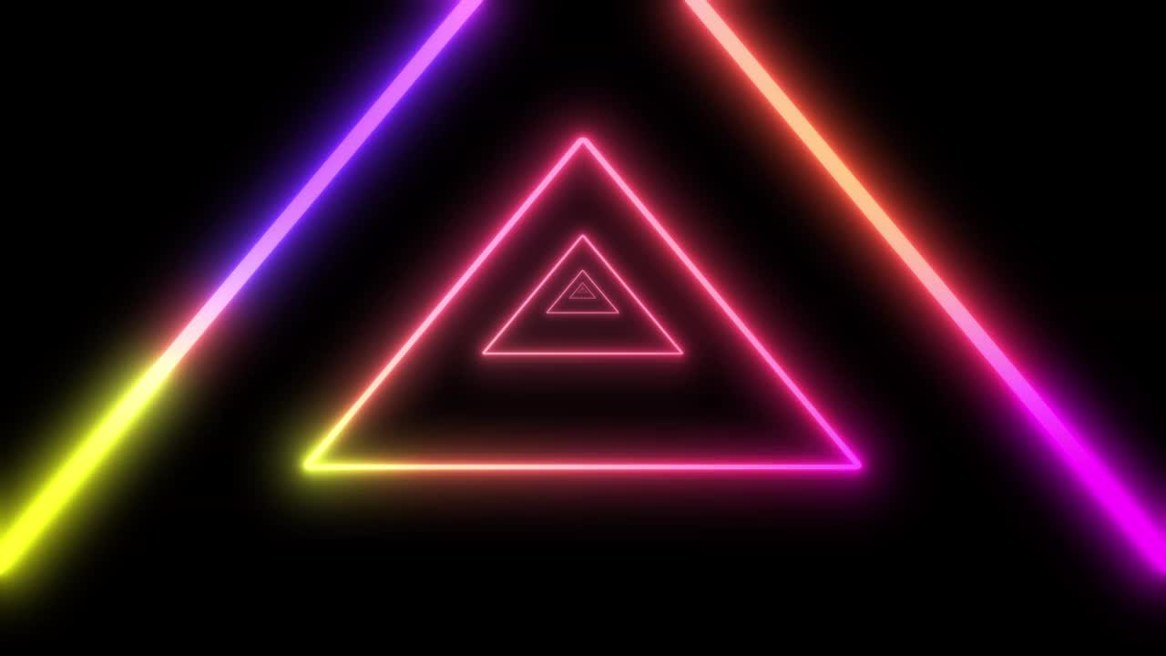 粉红色、黄色和蓝色的霓虹灯三角形在黑暗的背景上闪烁。视频下载