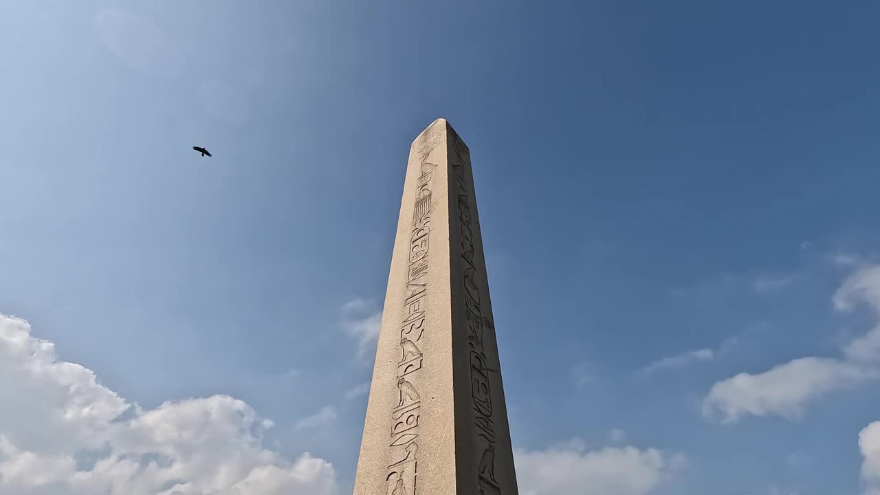 伊斯坦布尔苏丹艾哈迈德广场上的狄奥多西方尖碑视频素材