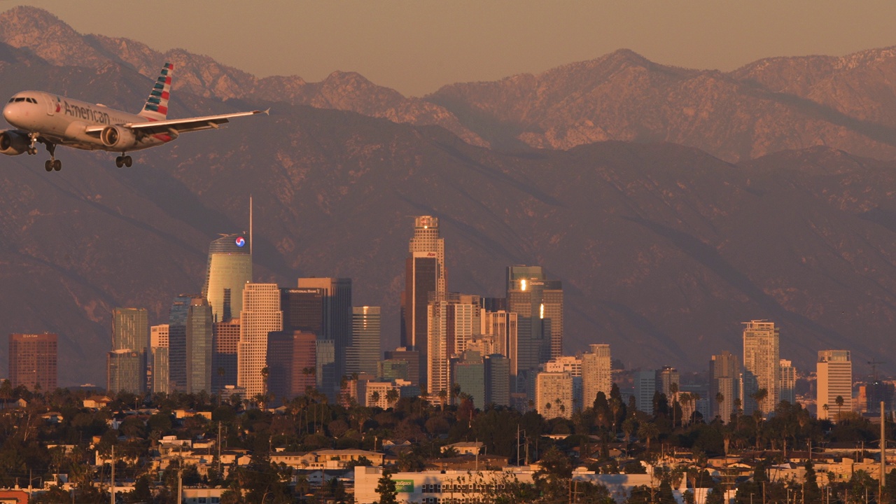 洛杉矶上空的飞机视频下载