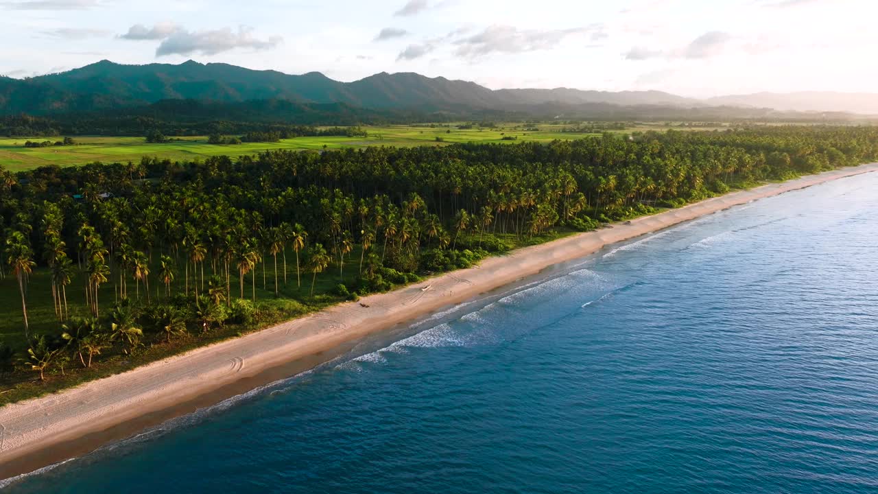 长滩鸟瞰图，圣比森特巴拉望岛，菲律宾-无人机4K视频下载
