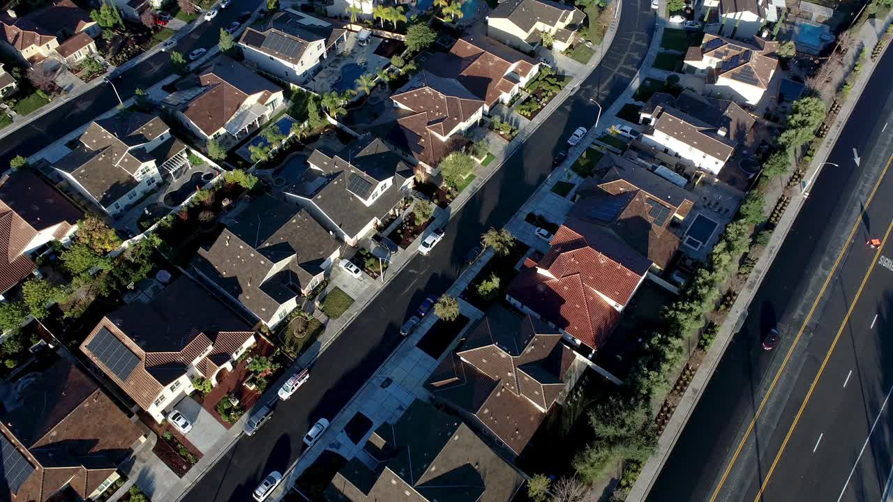 住宅开发街区的鸟瞰图视频下载