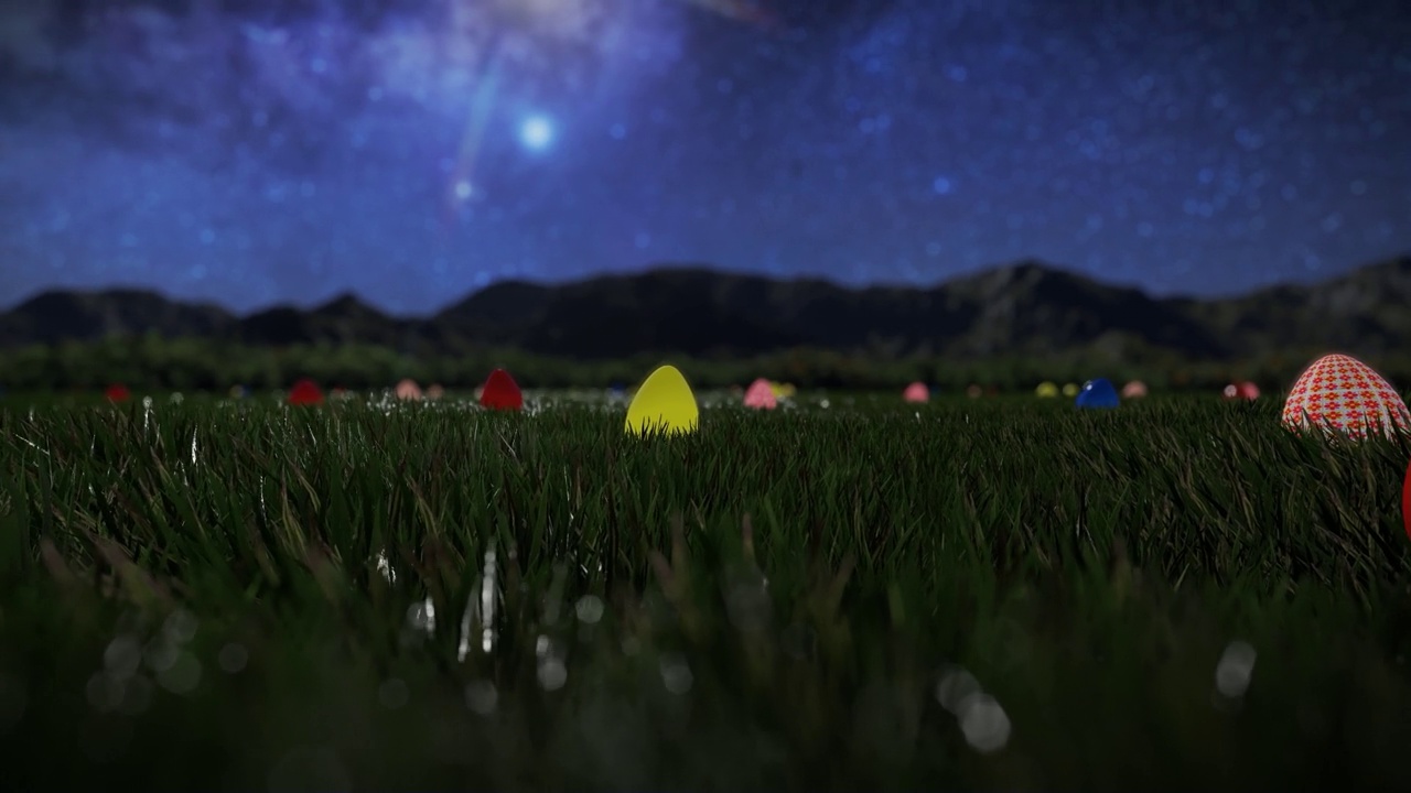 五颜六色的复活节彩蛋散落在绿色的草地上，星空映衬着画面视频下载
