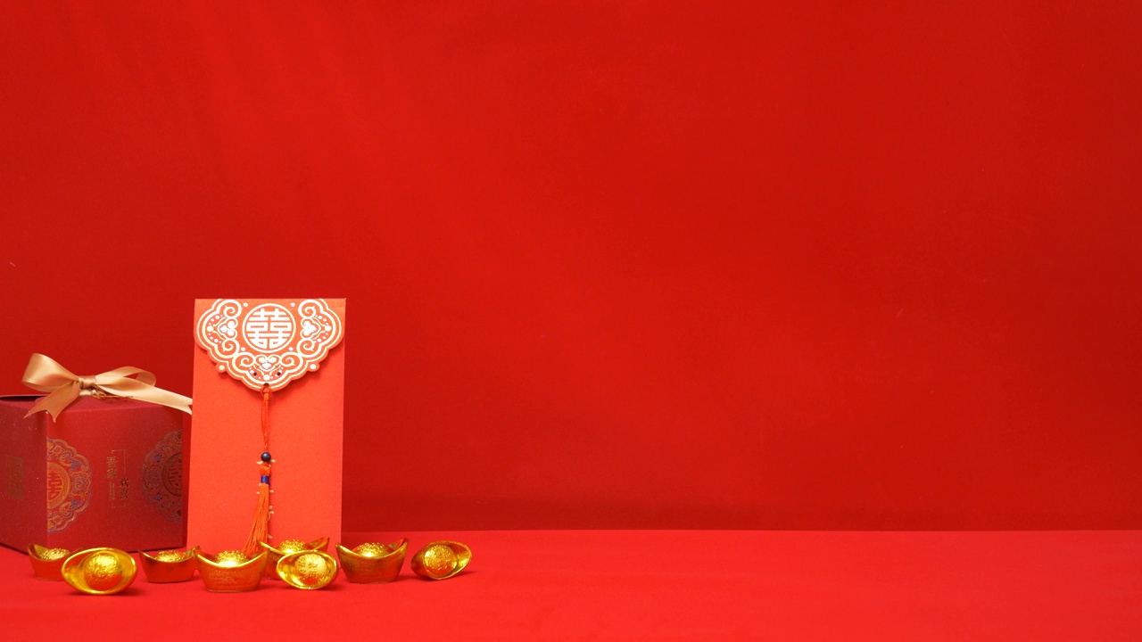 环中国农历新年的红色背景，吉祥物品装饰装饰视频下载