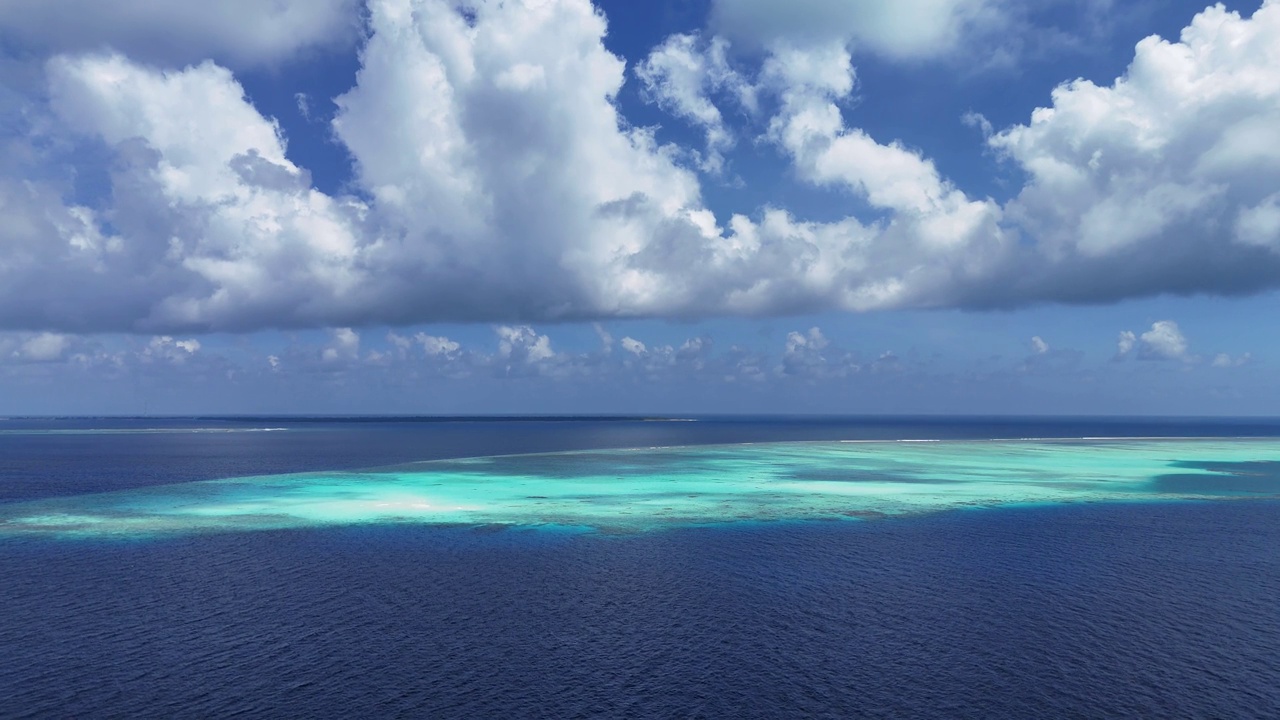 无人机拍摄的珊瑚礁视频下载