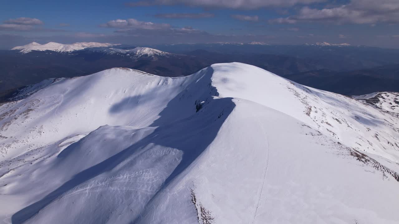 冬季山地航空景观视频下载