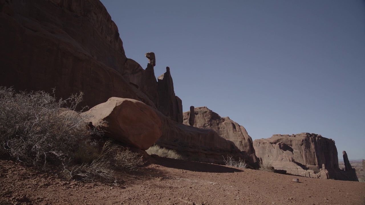 拱门国家公园的岩层/摩押，犹他州，美国视频下载