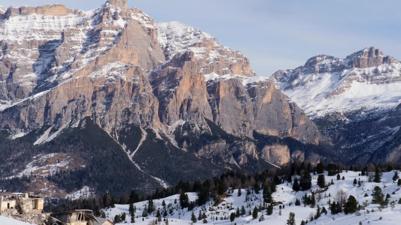 全景白云石山脉与雪，意大利阿尔卑斯山，意大利视频下载