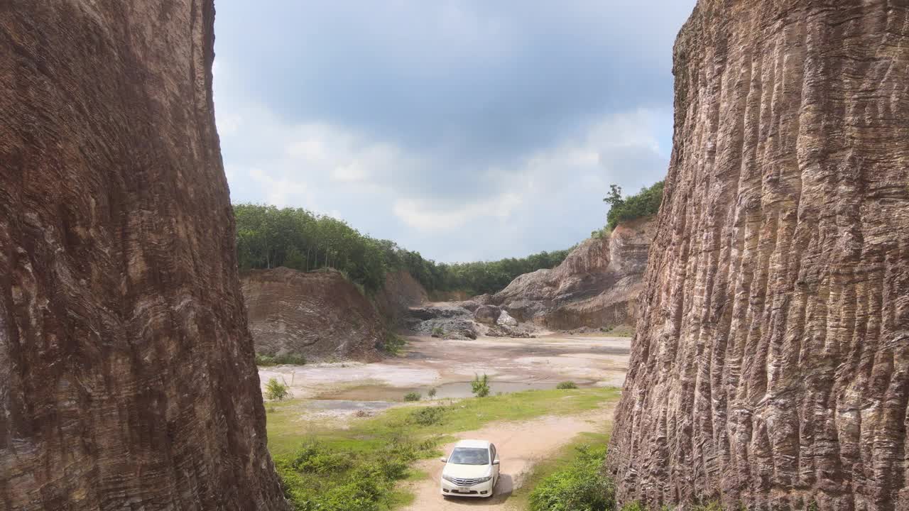 大峡谷鸟瞰图，Koh Nang Kham, Phatthalung省，泰国视频下载