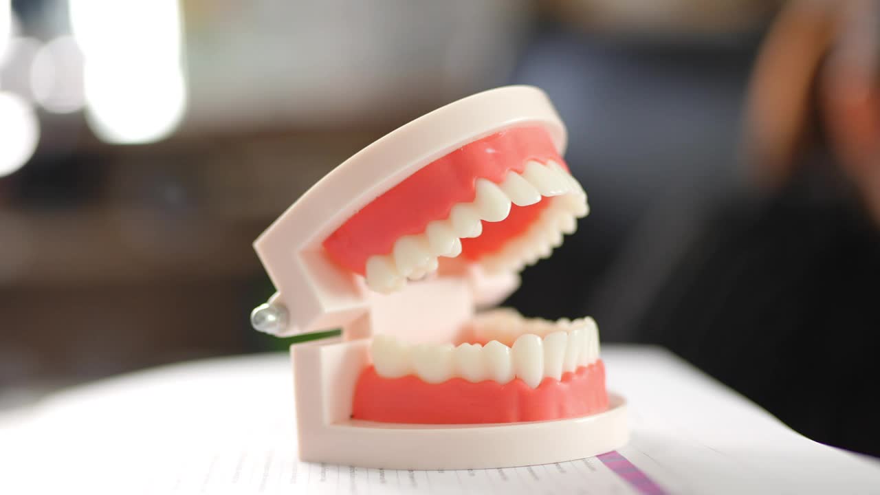 牙科诊所的假牙视频下载