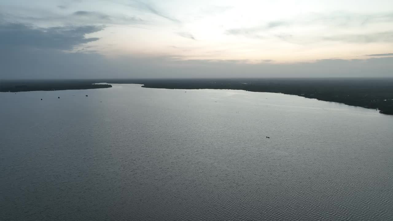 黎明时分，金茅省的Thi Tuong泻湖视频素材