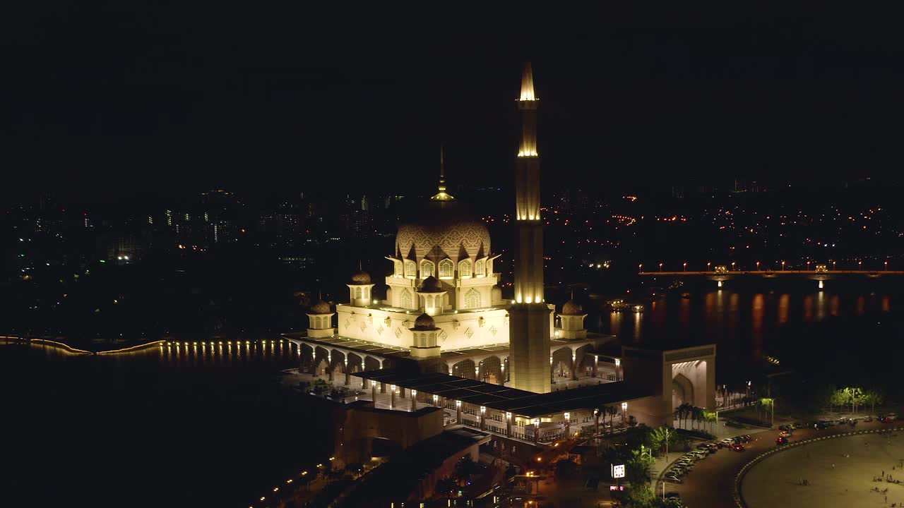 普特拉贾亚的普特拉清真寺鸟瞰图视频下载