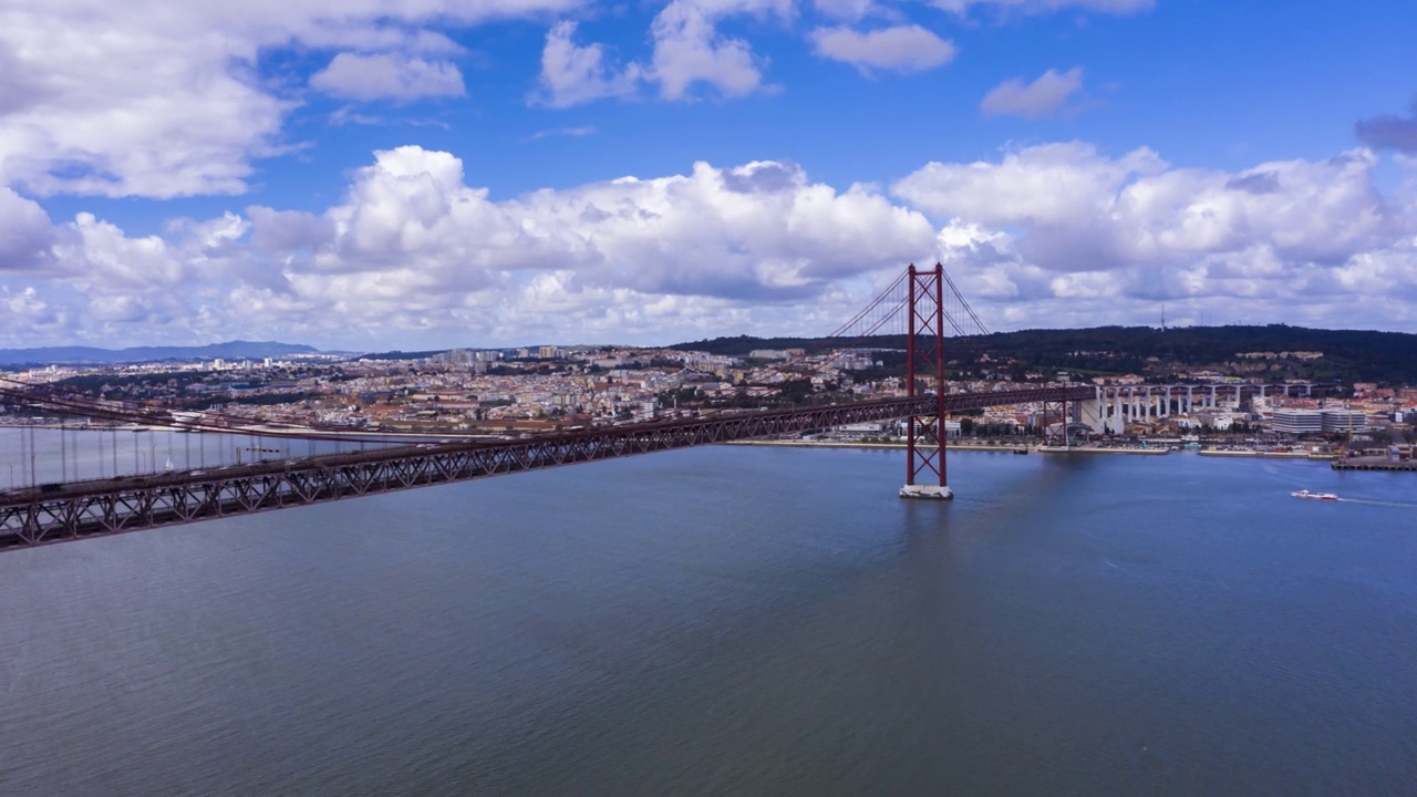 4月25日吊桥。葡萄牙。鸟瞰图视频下载