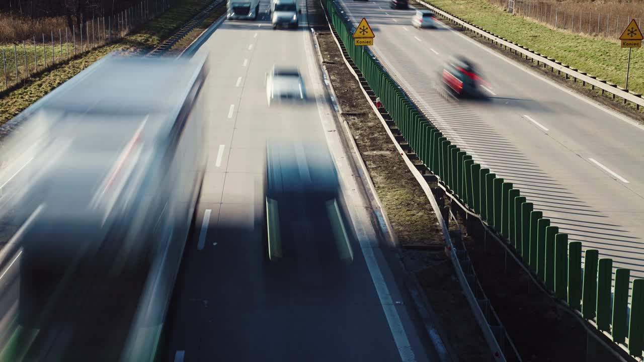 高速公路上的车辆移动模糊视频下载