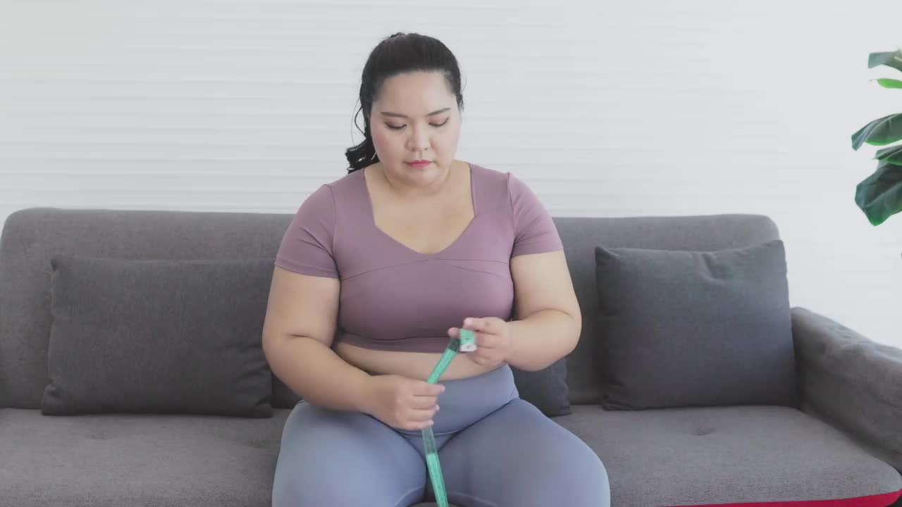 女人对减肥感到压力很大视频下载