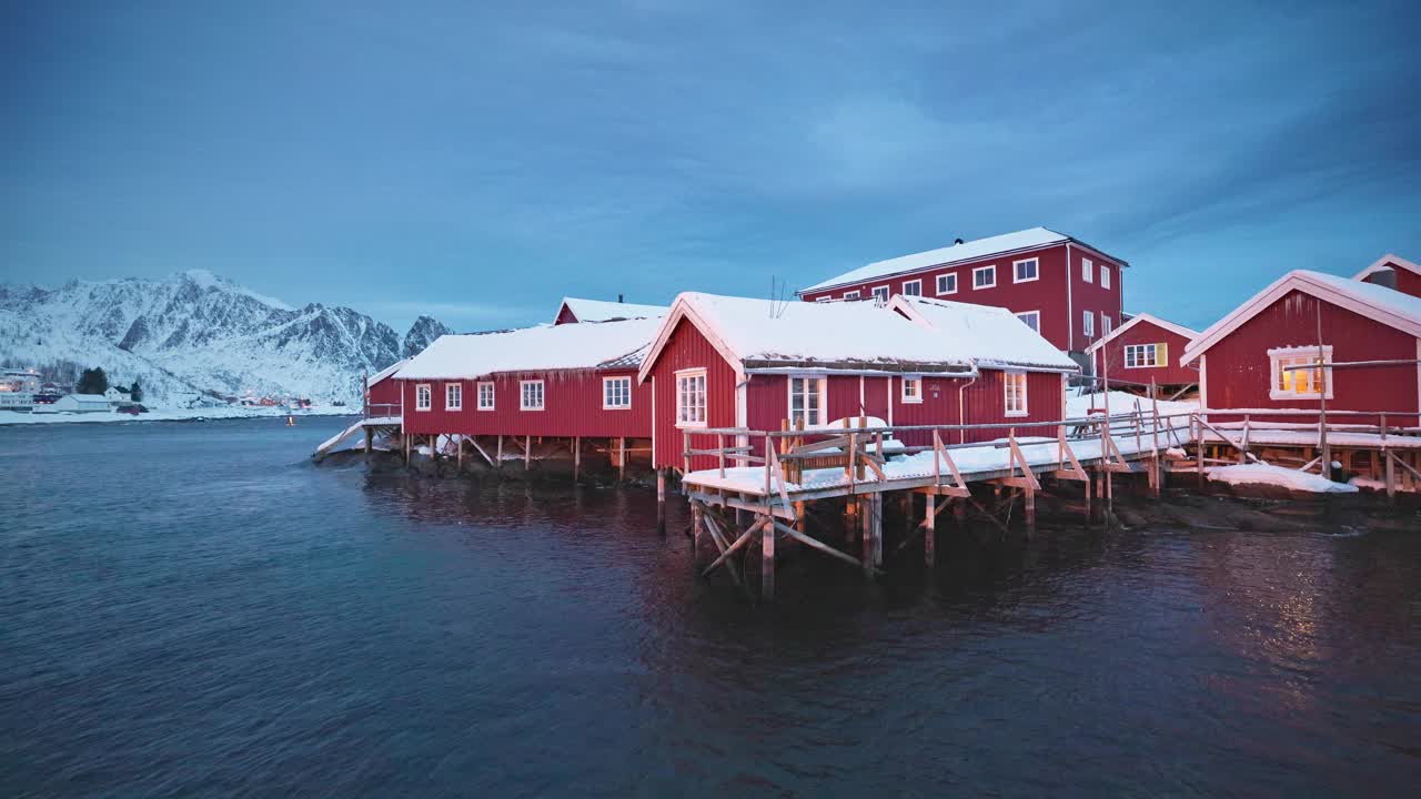 挪威海岸和渔村在莱内，罗弗敦群岛，挪威视频下载