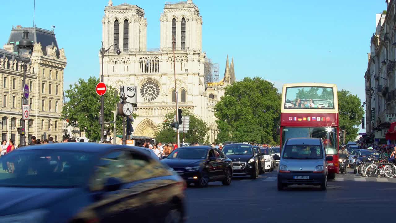 巴黎圣母院的交通视频下载