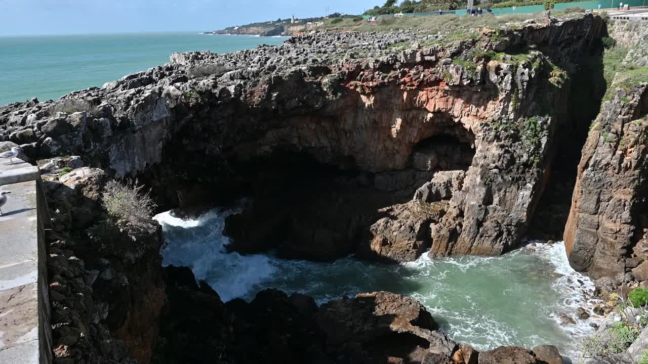 地狱之口是在郊区海岸上发现的一个裂谷
葡萄牙卡斯凯伊斯城的建筑视频下载