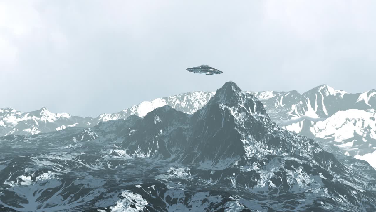 不明飞行物飞碟盘旋而飞离白雪皑皑的石山视频下载