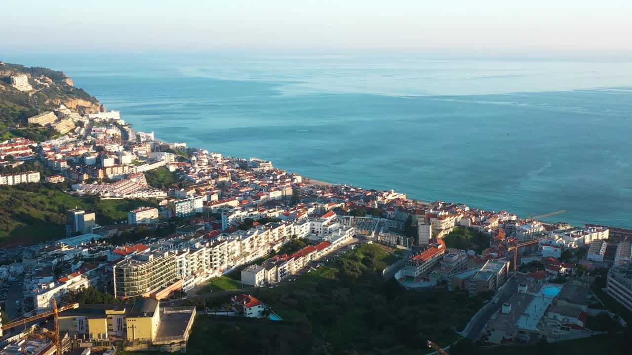 2024年冬天，葡萄牙塞辛布拉市的无人机航拍视频视频下载