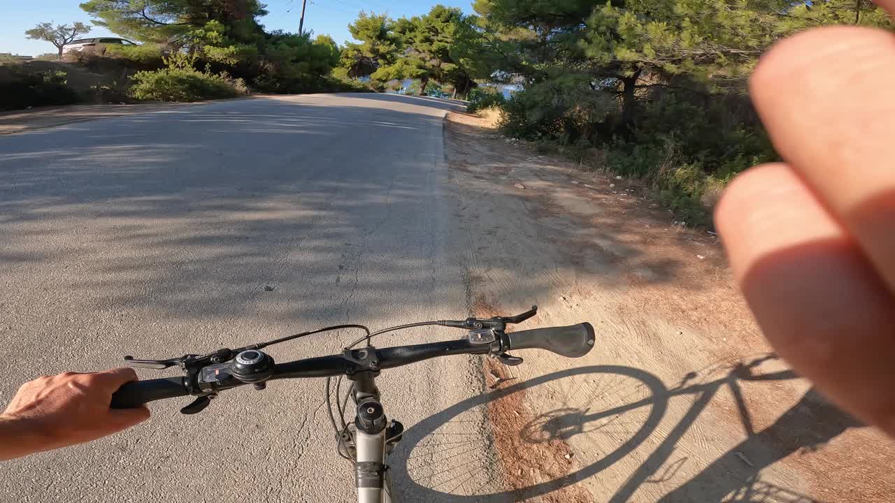 在海边骑自行车视频下载