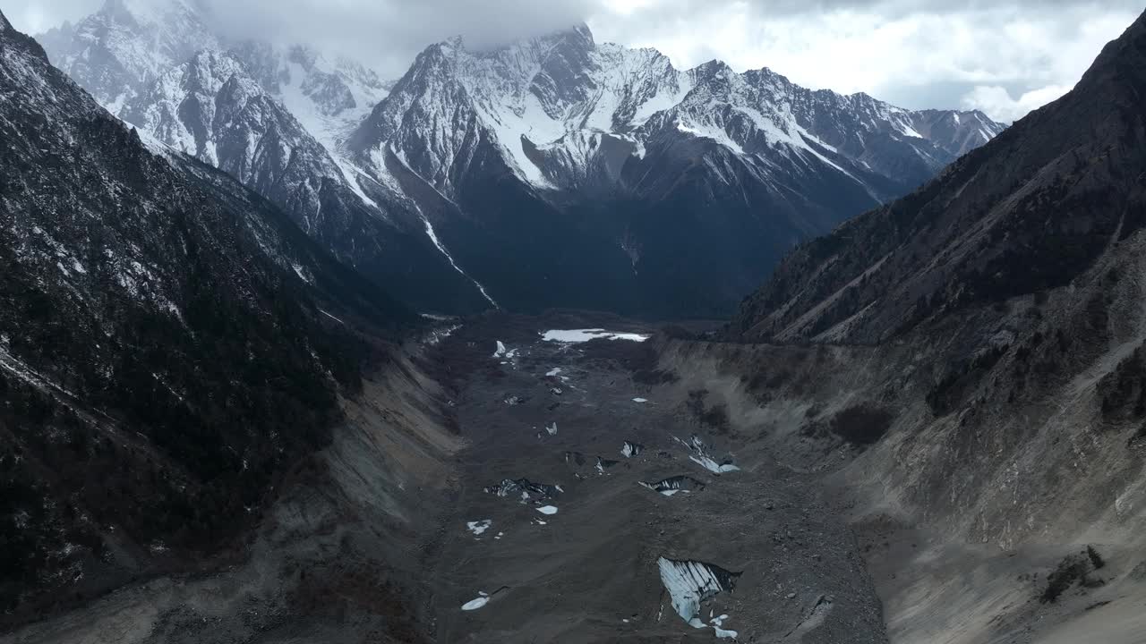 高空冰川山脉的航拍画面，中国视频下载