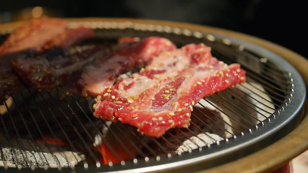 韩国食物:烤牛肉视频下载