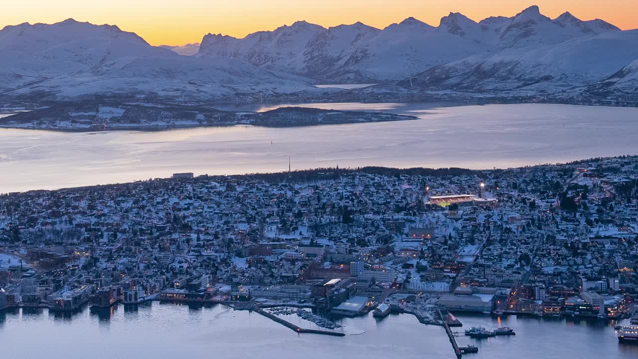 挪威特罗姆瑟岛的城市景观视频下载