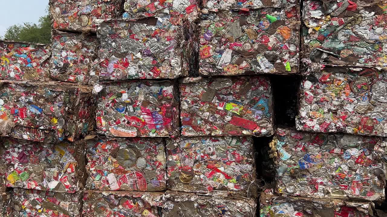 回收废金属。视频下载