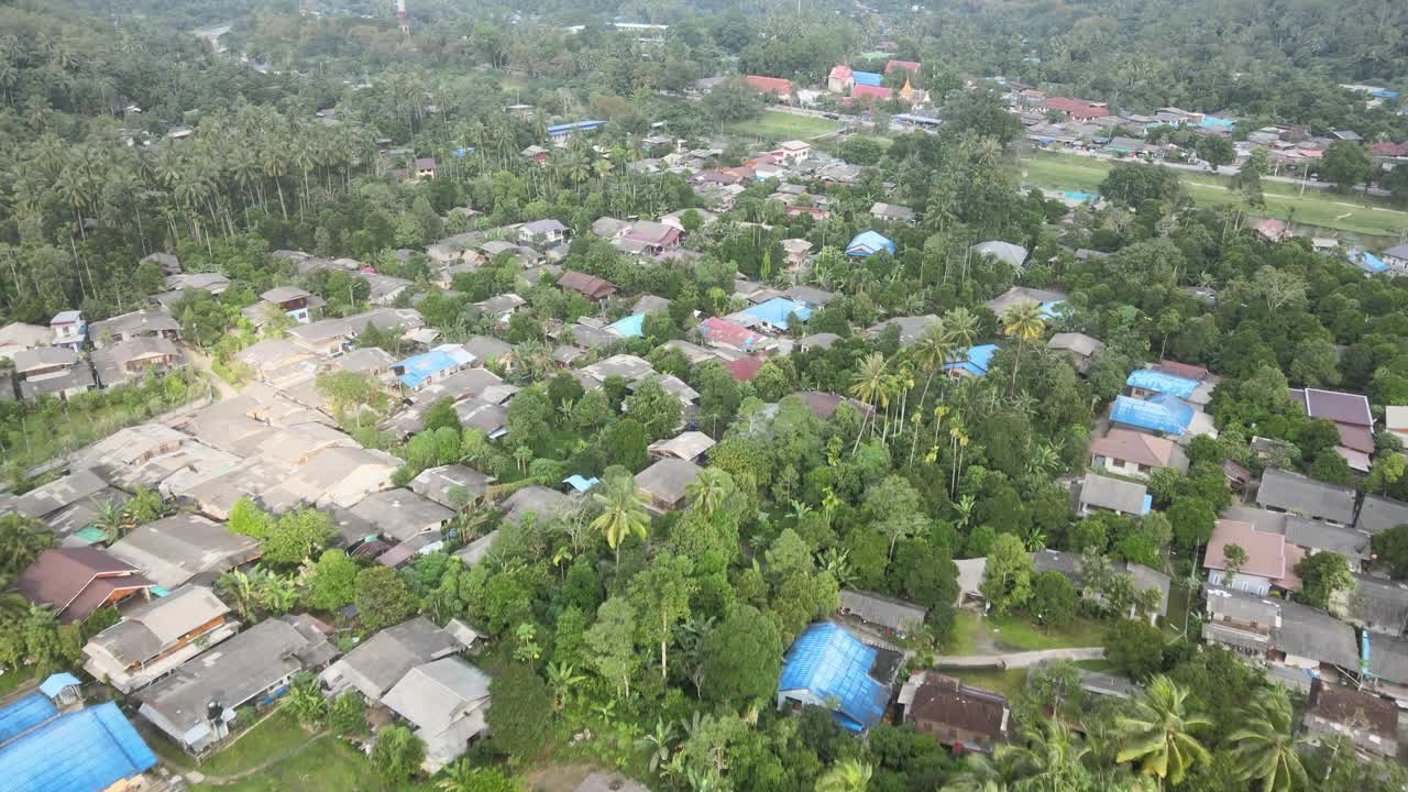 Keeree Wong村位于泰国Nakhon Si Thammarat的Lan Saka区Kulon区视频下载