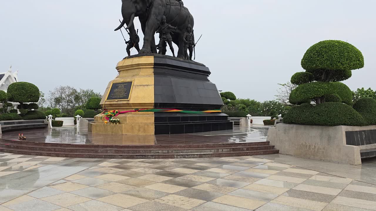苏里约泰女王纪念碑，视频下载