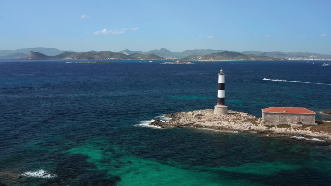 Faro d 'en Pou灯塔，福门特拉岛和伊比沙岛视频下载