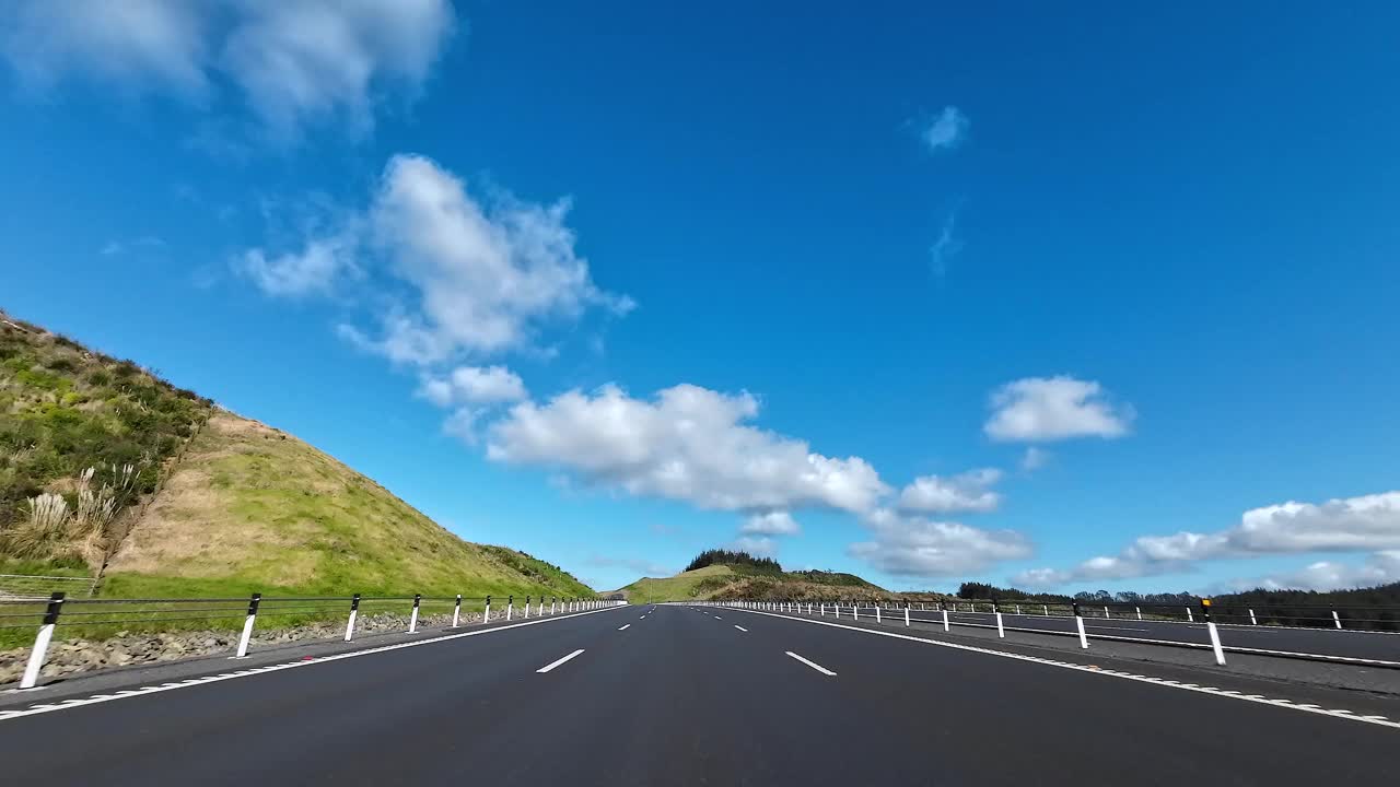 在新西兰国道上开车视频下载