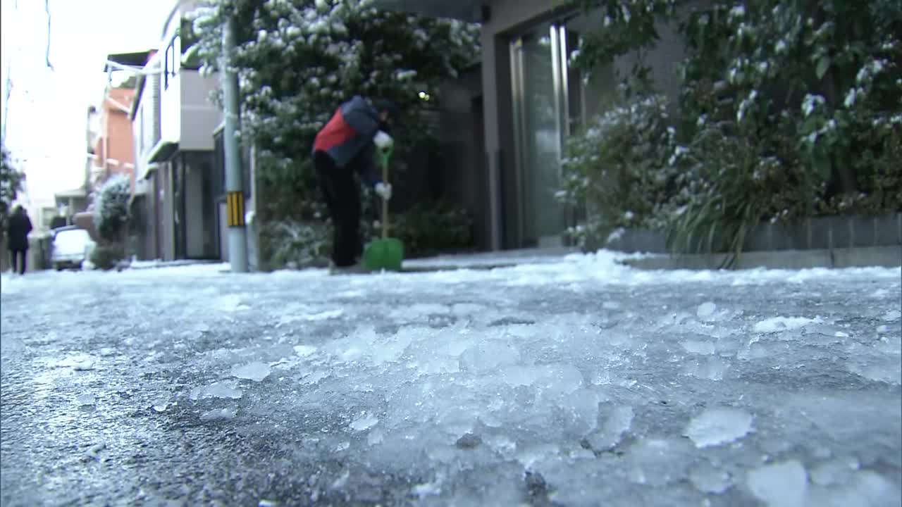 清除积雪的人，东京，日本视频下载