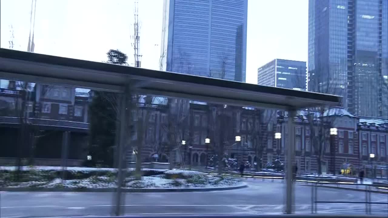 白雪覆盖的东京车站，东京，日本视频下载