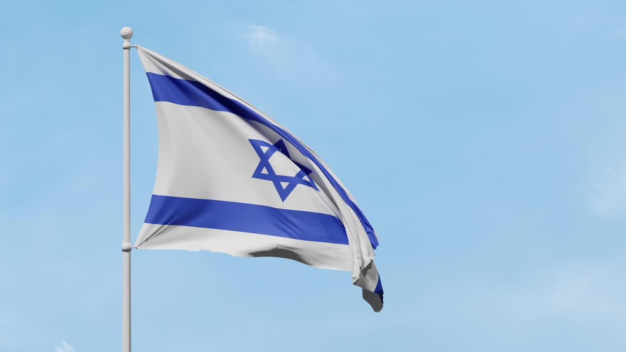 带有蓝色大卫之星和条纹的以色列国旗迎风飘扬，蓝天明媚视频下载