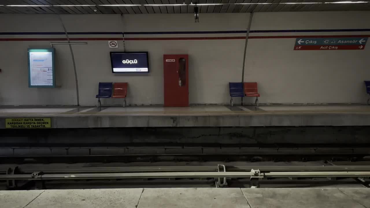 地铁列车通过4k库存视频视频下载