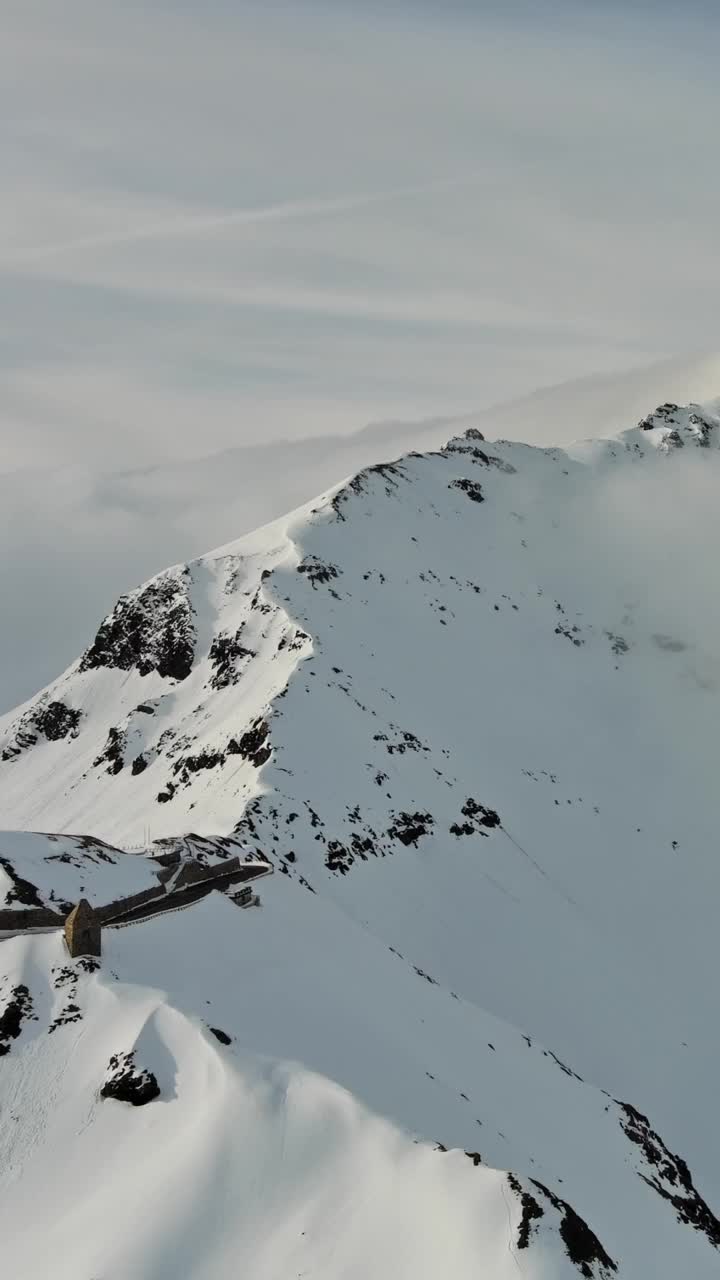 奥地利阿尔卑斯山的高山路视频下载