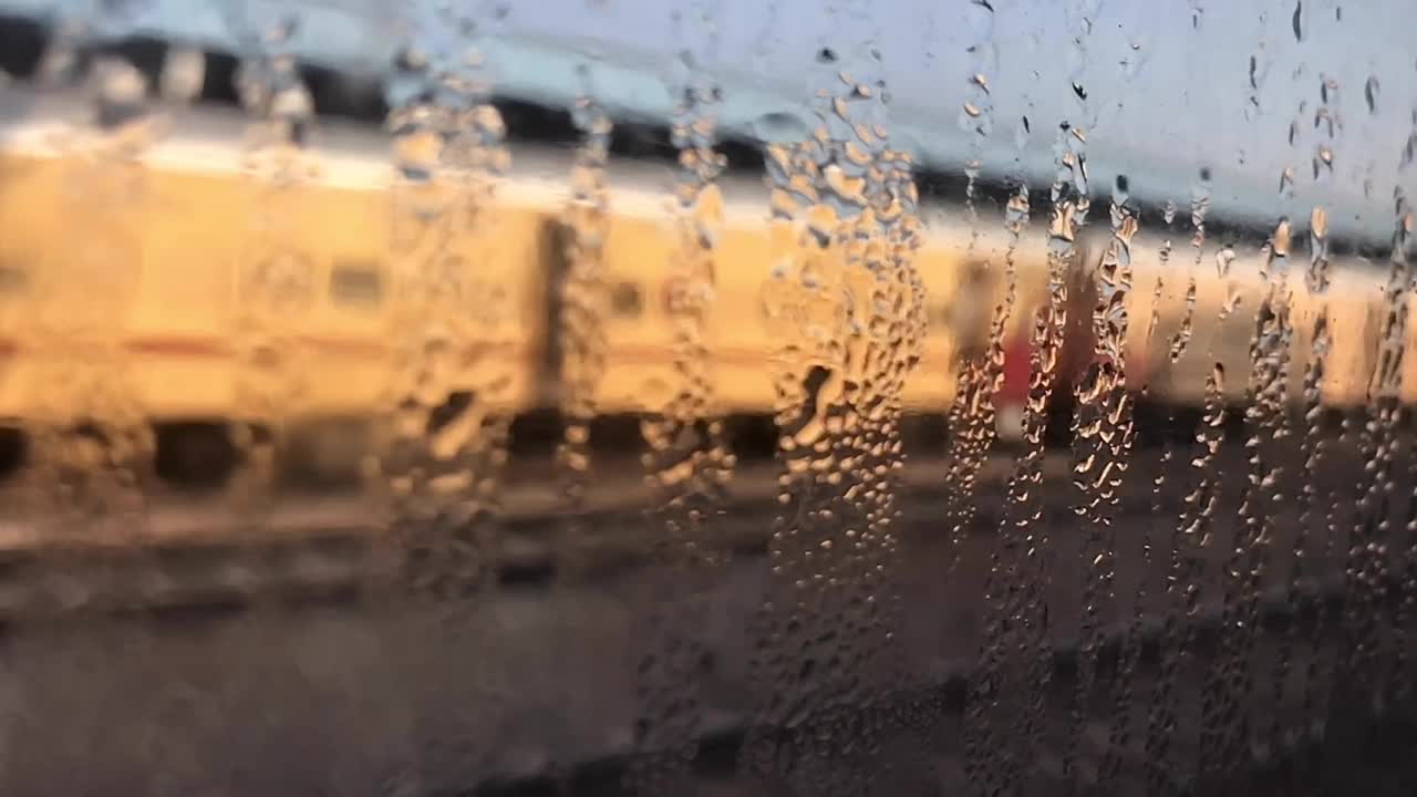 火车窗景。视频下载