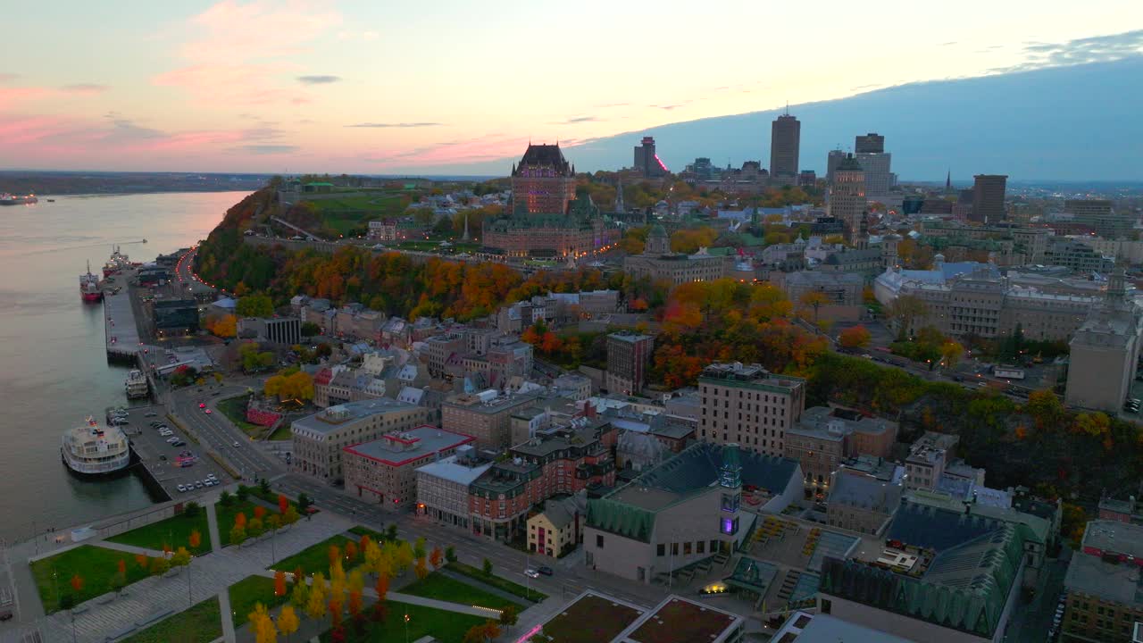 鸟瞰魁北克市，在秋天的日落，魁北克，加拿大视频下载