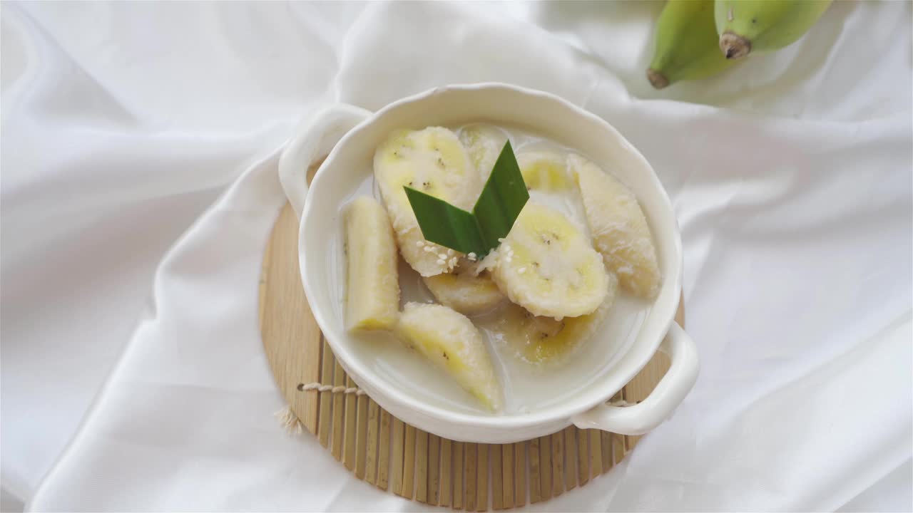 椰奶香蕉，泰式甜点视频下载