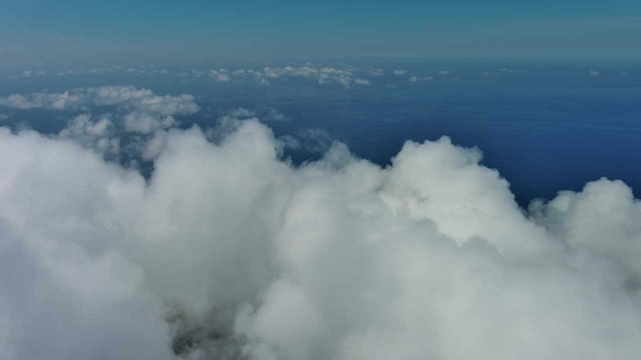 飞过海上的白云视频下载