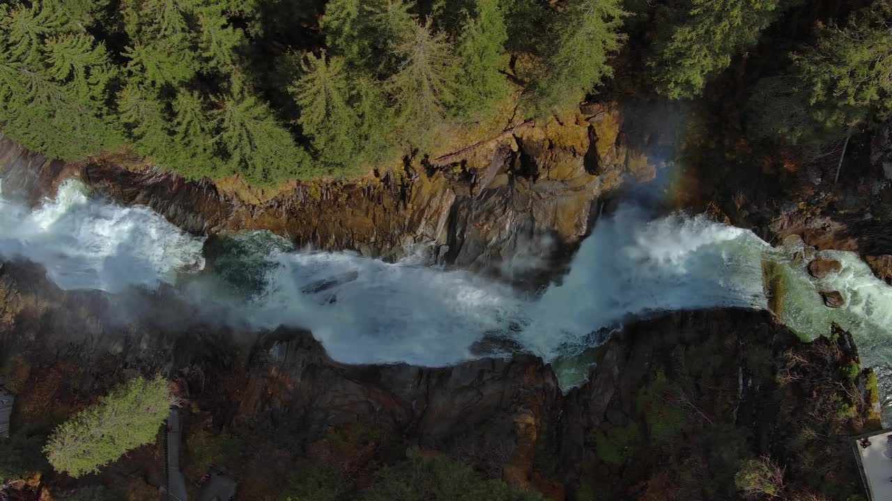 奥地利阿尔卑斯山的克里米尔瀑布视频下载