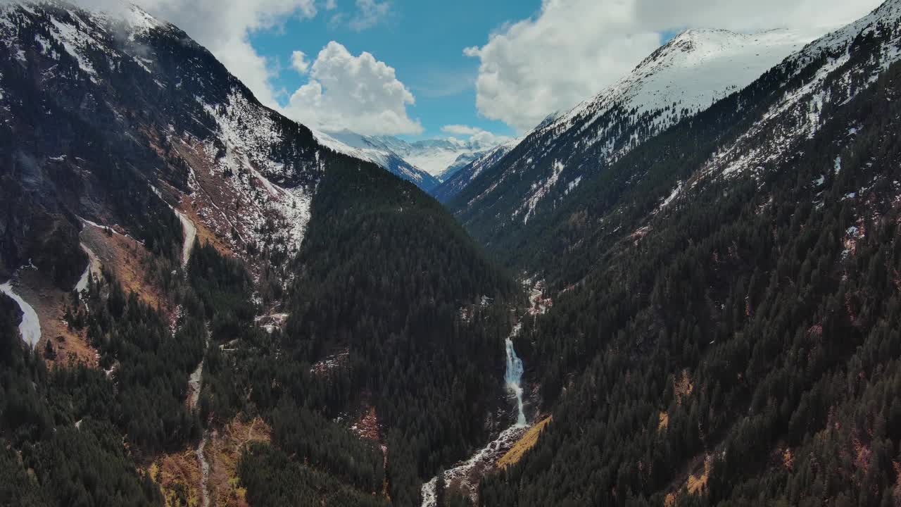 奥地利阿尔卑斯山的克里米尔瀑布视频下载