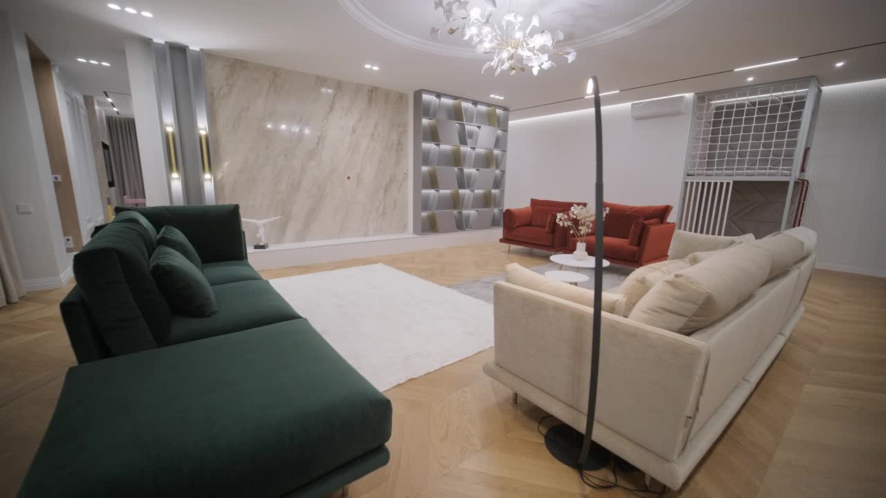 视频室内房间的设计和装修现代极简风格的生活和用餐区一室公寓。视频下载
